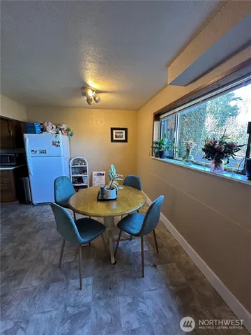 $2,400 | 520 Olympic Avenue, Unit B, Edmonds, WA 98020