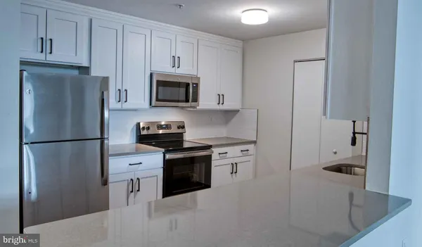$4,531 | 3131 Walnut Street, Unit 3B433, Philadelphia, PA 19104