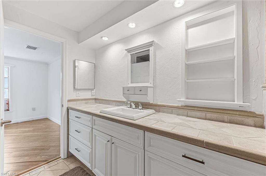 1290 St Clair Shores Road Naples, FL 34104 - Photo 28 of 48