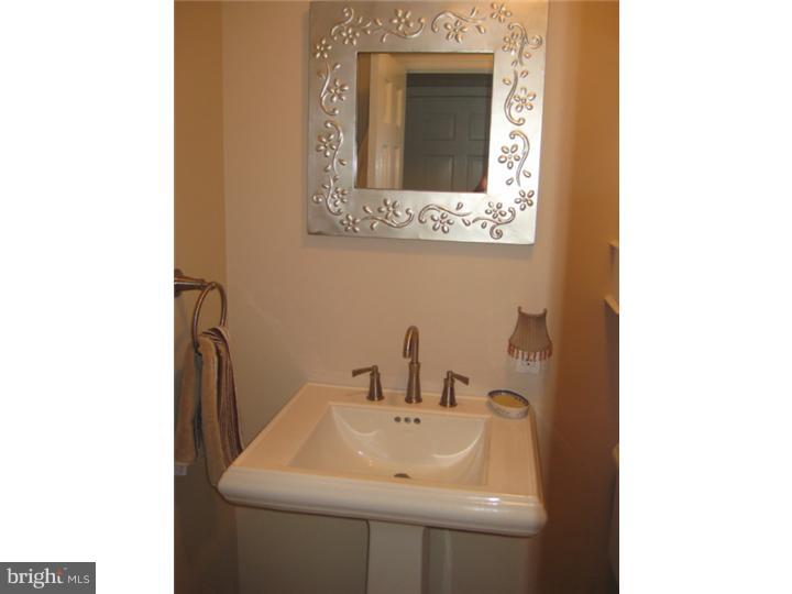 318 Hampton Road Wilmington, DE 19803 - Photo 11 of 25 Master Bathroom