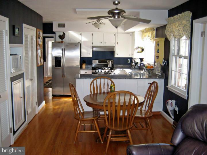 318 Hampton Road Wilmington, DE 19803 - Photo 8 of 25 Kitchen