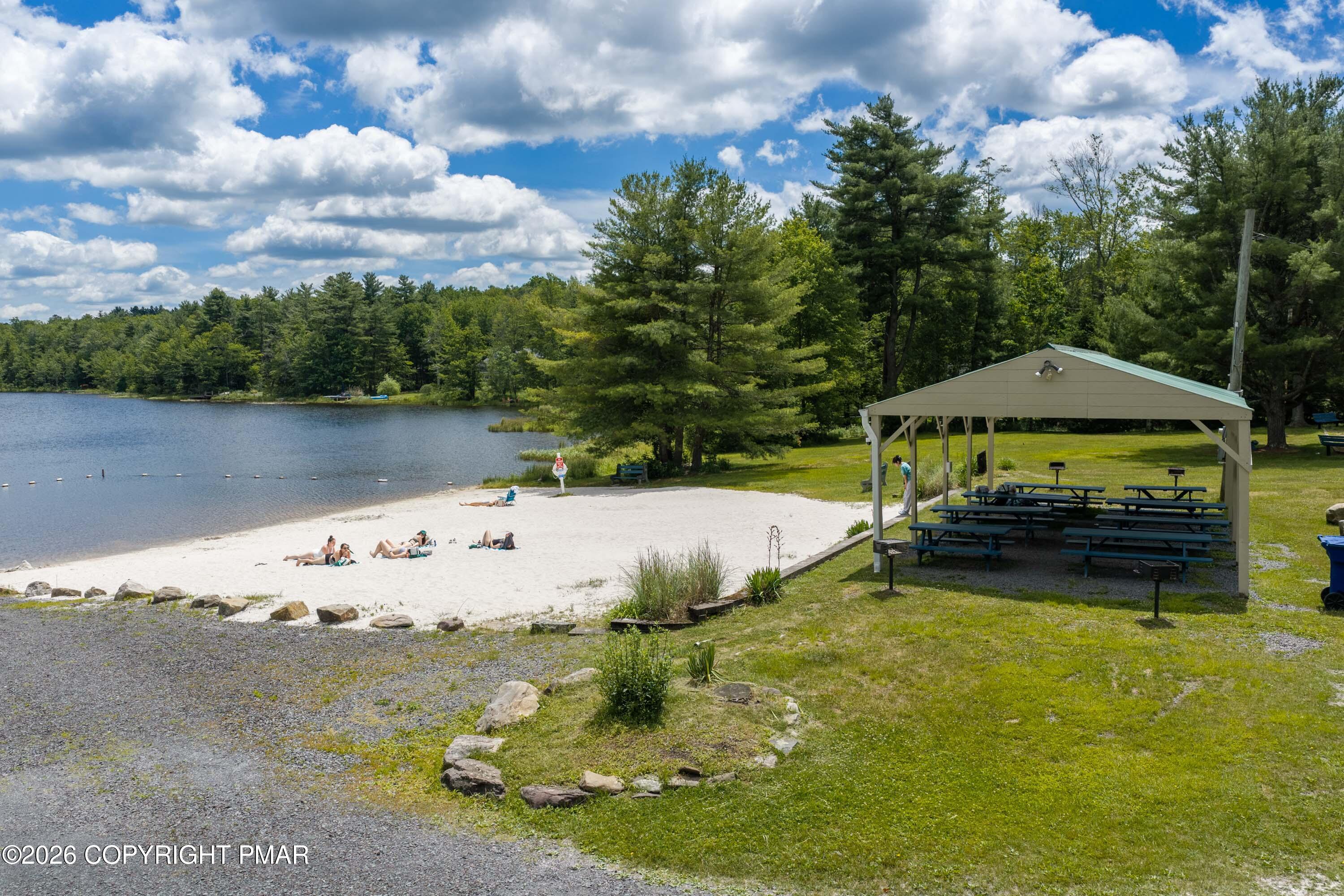 5226 Beechwood Road Pocono Lake, PA 18347 - Photo 53 of 65 5226 Beechwood-64
