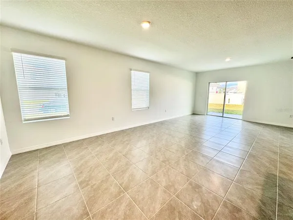 $2,695 | 35629 Kinsey Point, Zephyrhills, FL 33541