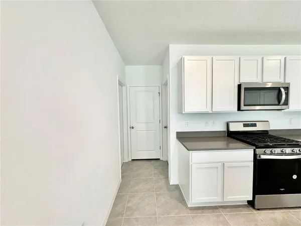 $2,695 | 35629 Kinsey Point, Zephyrhills, FL 33541