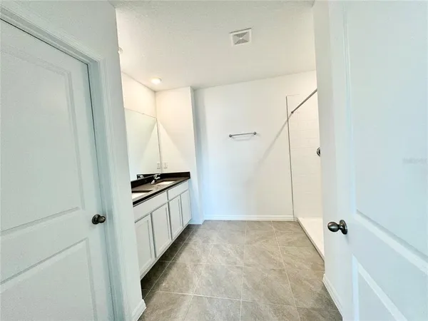 $2,695 | 35629 Kinsey Point, Zephyrhills, FL 33541