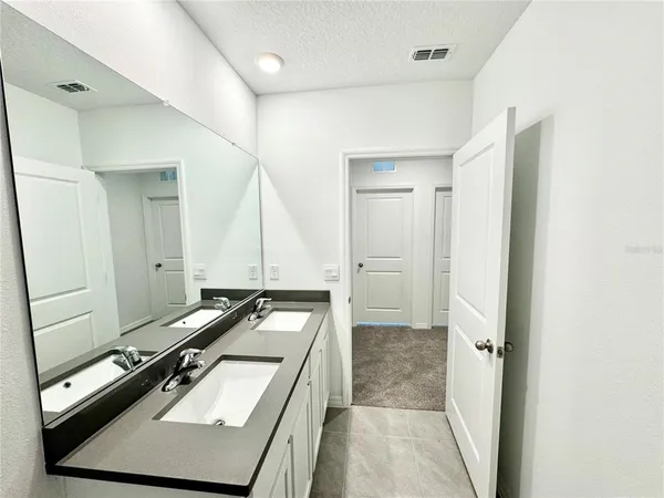 $2,695 | 35629 Kinsey Point, Zephyrhills, FL 33541