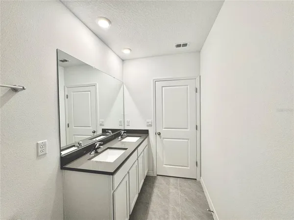 $2,695 | 35629 Kinsey Point, Zephyrhills, FL 33541