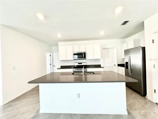 $2,695 | 35629 Kinsey Point, Zephyrhills, FL 33541
