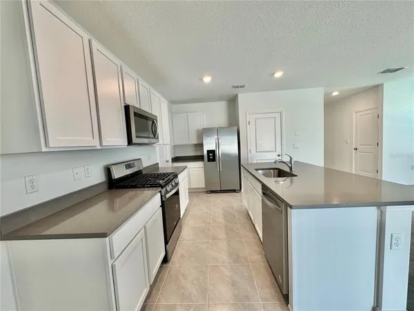 $2,695 | 35629 Kinsey Point, Zephyrhills, FL 33541
