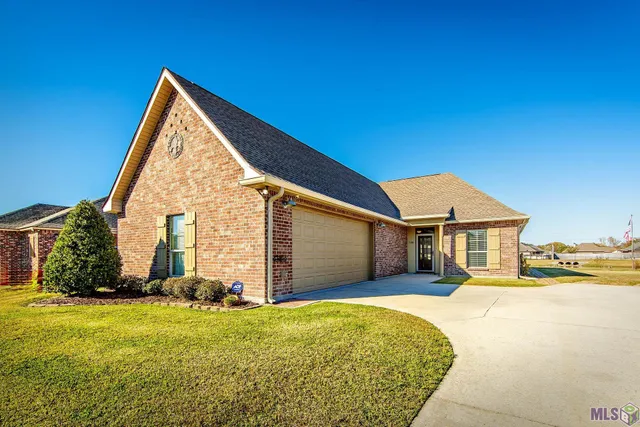 $285,000 | 133 Lake Accardo Avenue, Thibodaux, LA 70301
