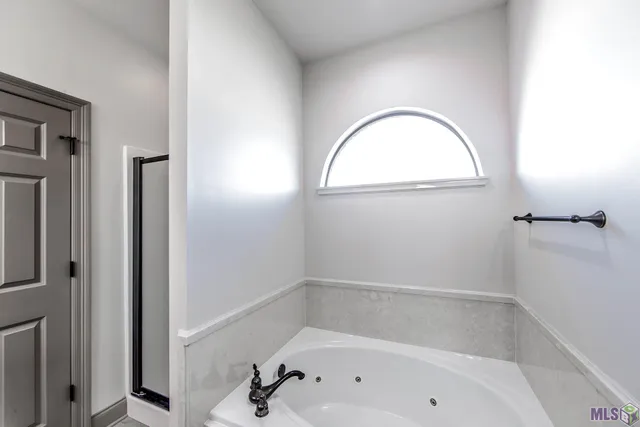 $285,000 | 133 Lake Accardo Avenue, Thibodaux, LA 70301