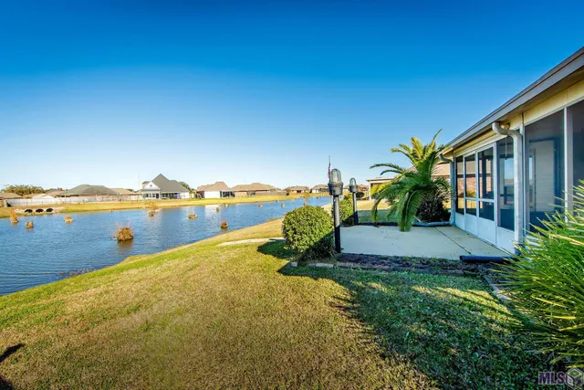 $285,000 | 133 Lake Accardo Avenue, Thibodaux, LA 70301