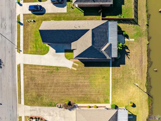 $285,000 | 133 Lake Accardo Avenue, Thibodaux, LA 70301