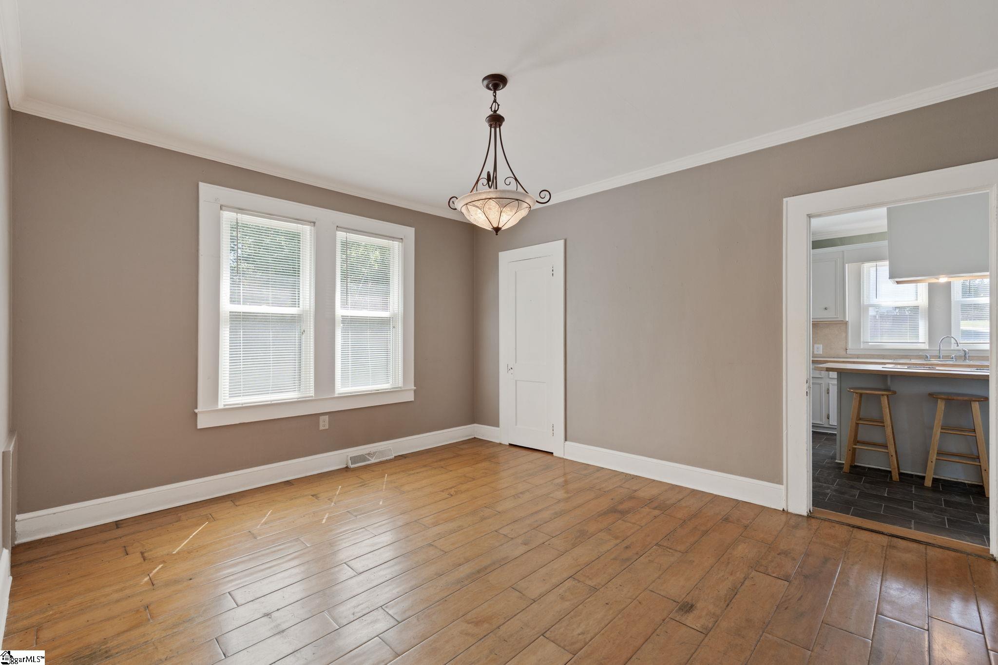 514 North Broad Street Clinton, SC 29325 - Photo 11 of 21