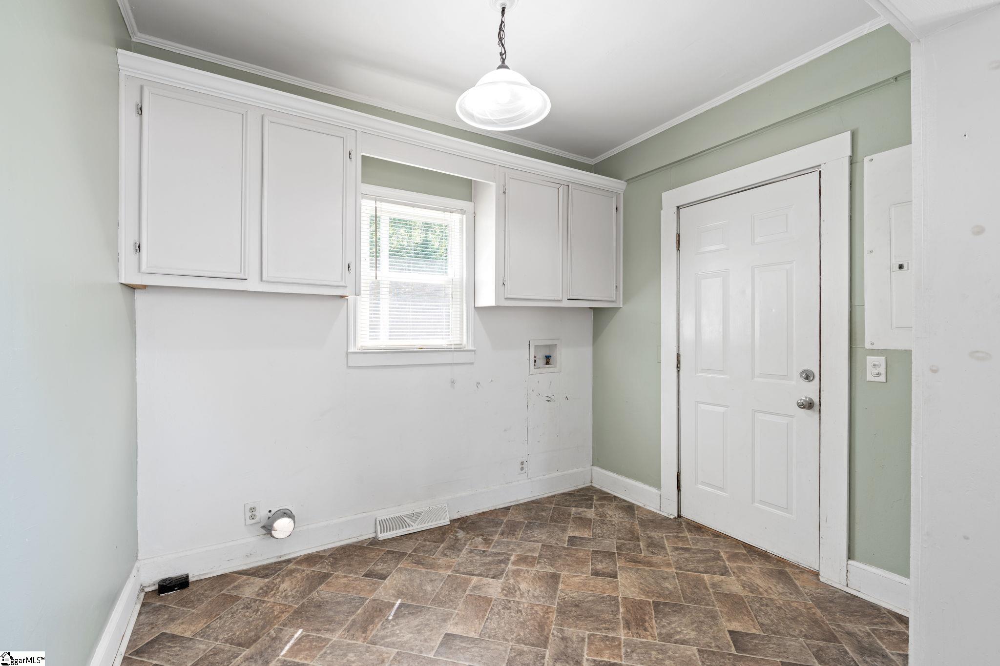 514 North Broad Street Clinton, SC 29325 - Photo 15 of 21