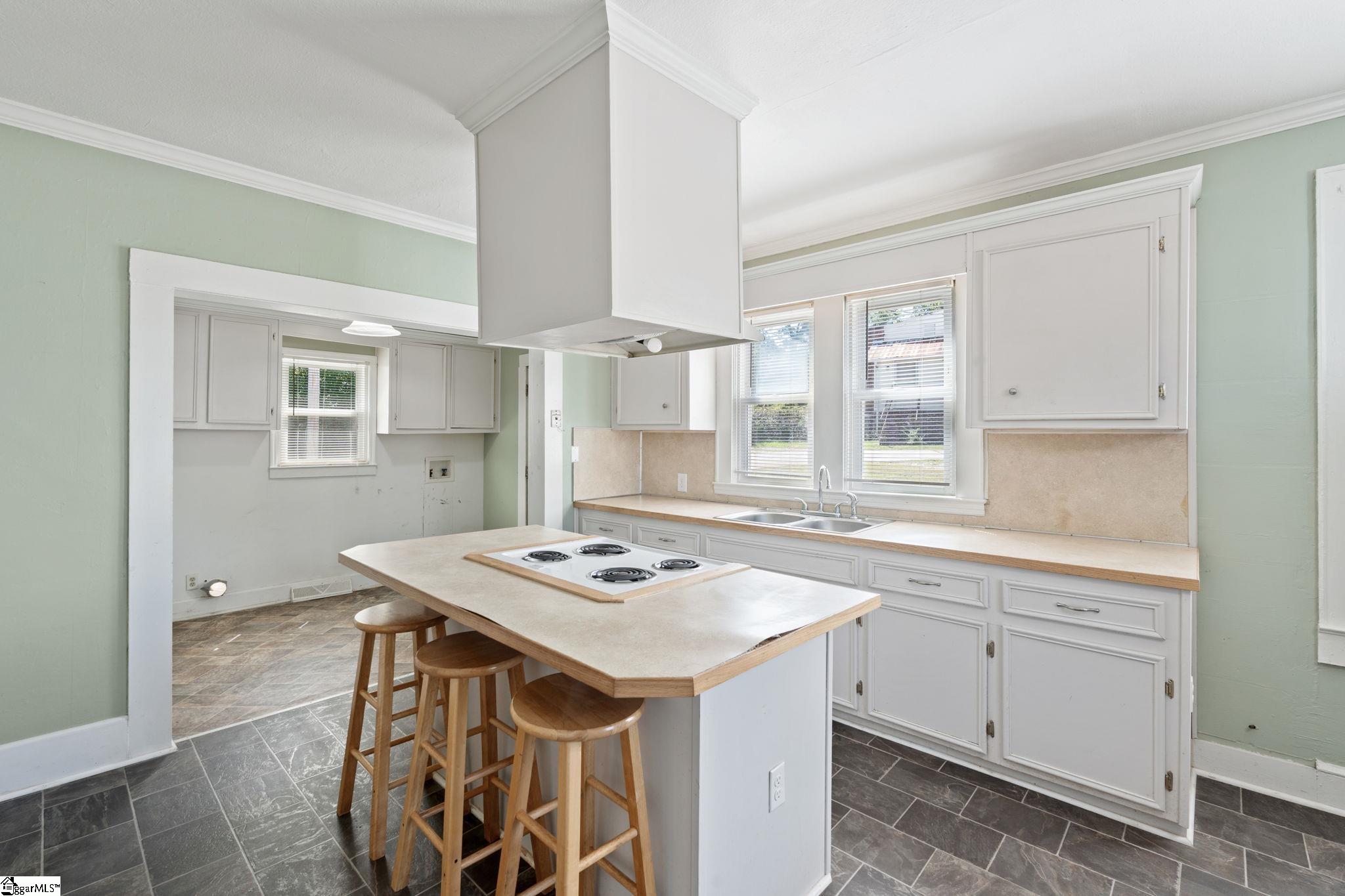 514 North Broad Street Clinton, SC 29325 - Photo 6 of 21