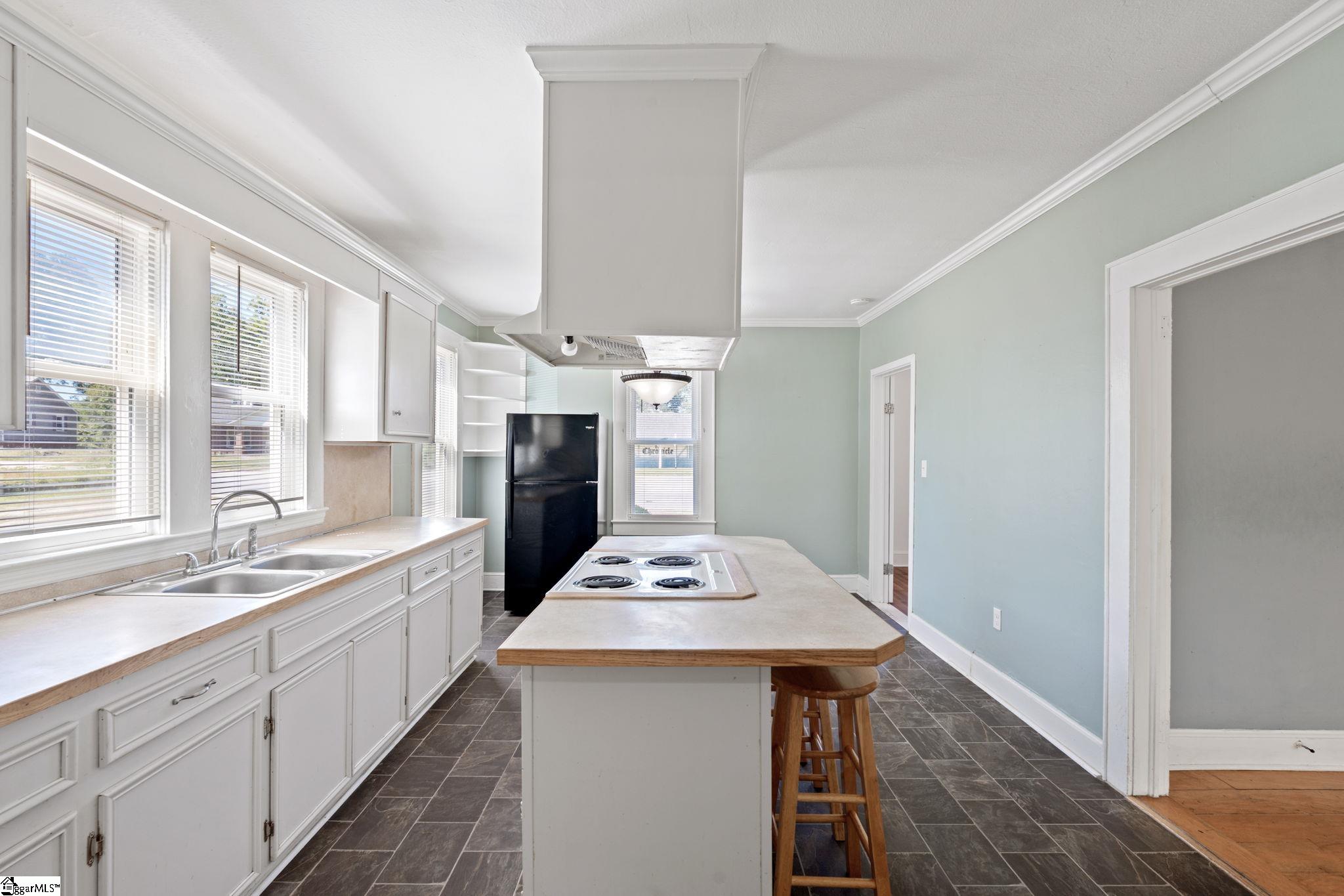 514 North Broad Street Clinton, SC 29325 - Photo 9 of 21