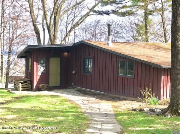 $2,450 | 195 Glenford Wittenberg Road, Glenford, NY 12433