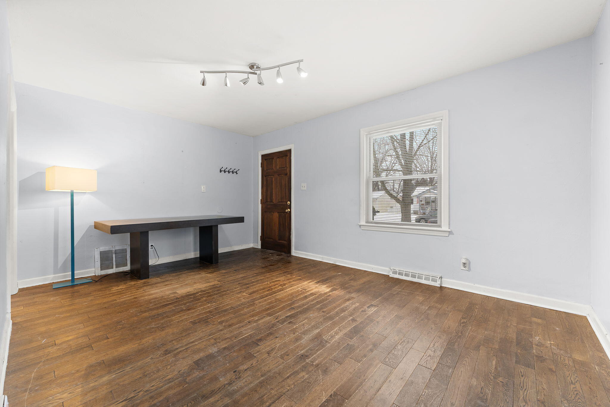 139 North Indiana Street Griffith, IN 46319 - Photo 3 of 19 2048x1365