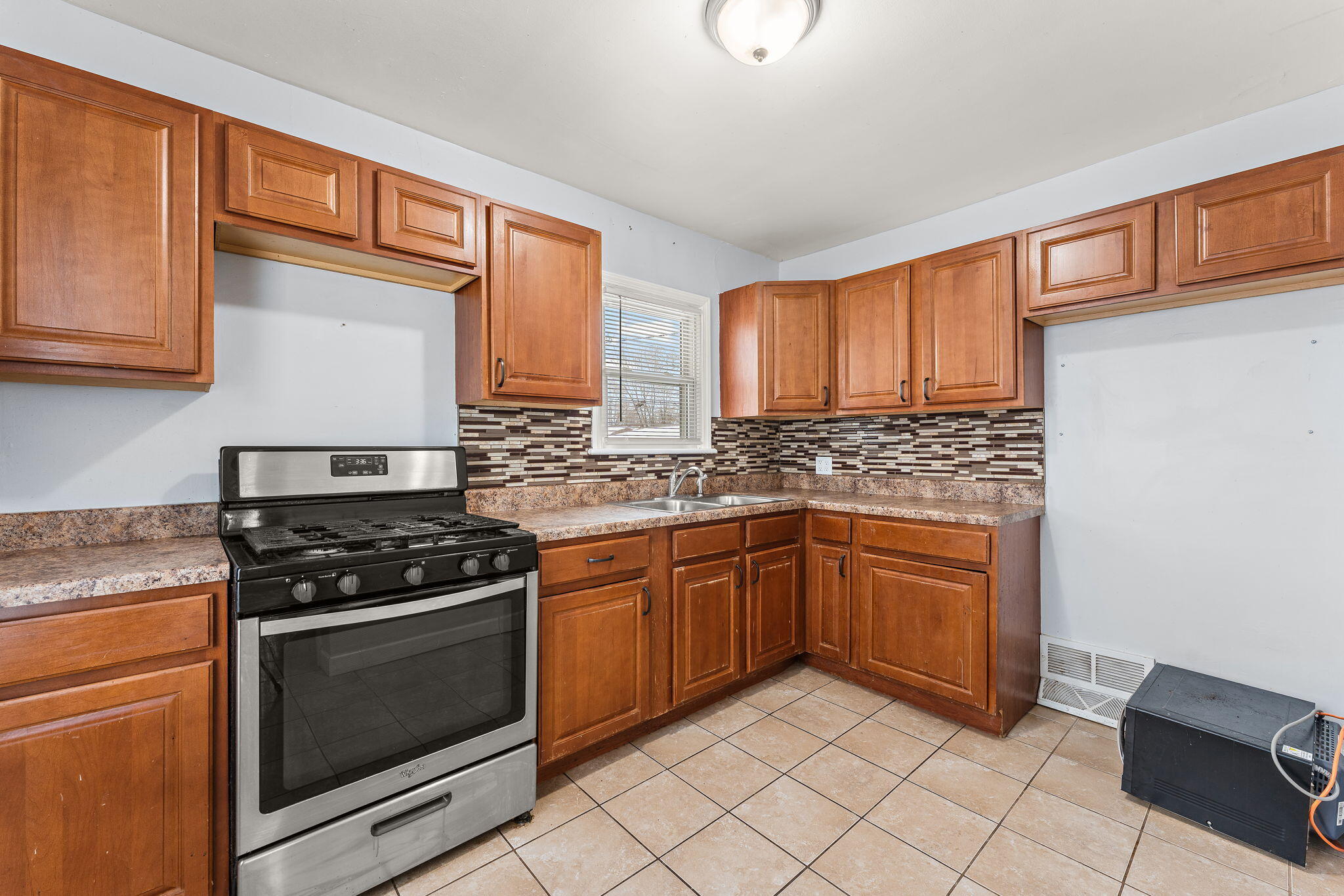 139 North Indiana Street Griffith, IN 46319 - Photo 5 of 19 2048x1365