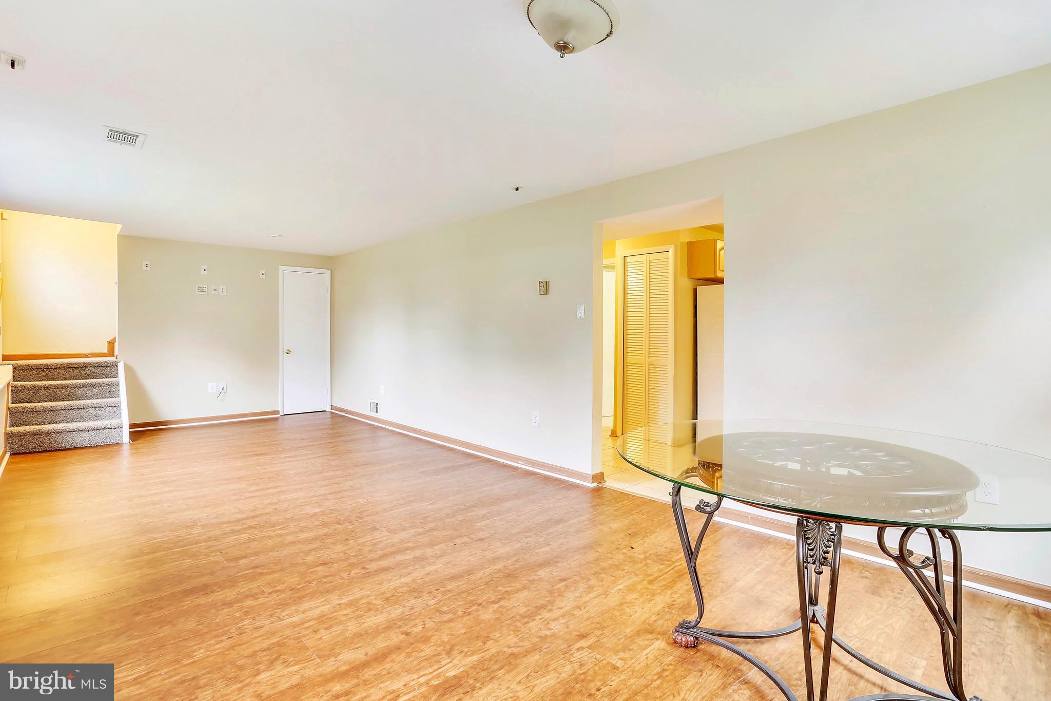 1334 Tenbrook Road Odenton, MD 21113 - Photo 6 of 19 Living Room