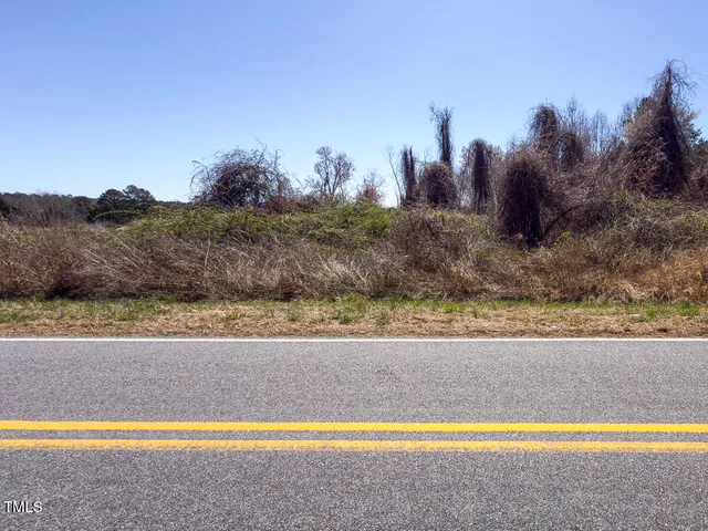 a view of a tennis court