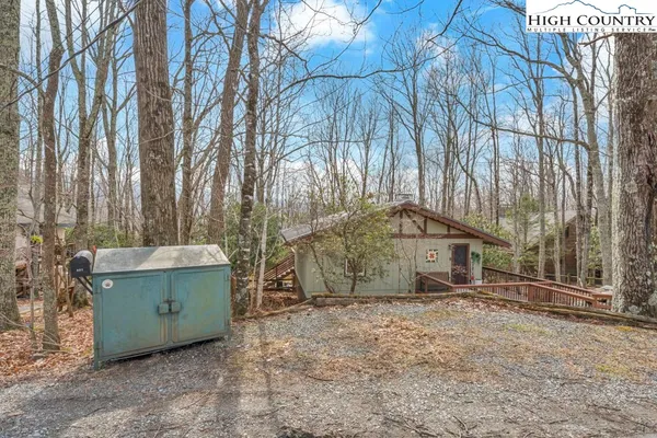 $365,000 | 837 Pine Ridge Road, Beech Mountain, NC 28604