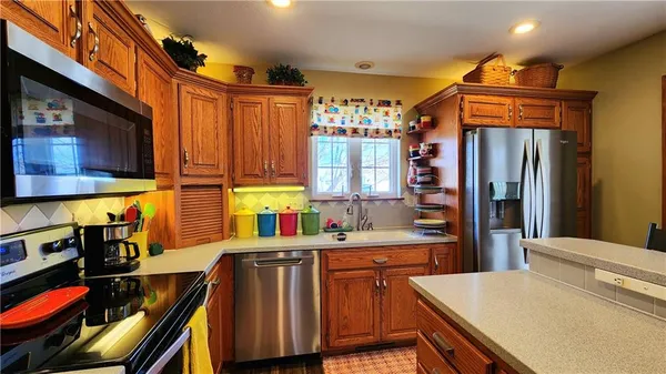$400,000 | 986 Owl Creek Parkway, Odessa, MO 64076