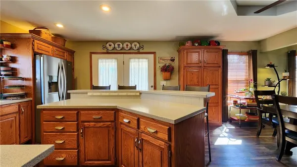 $400,000 | 986 Owl Creek Parkway, Odessa, MO 64076