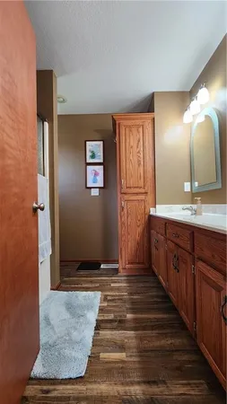 $400,000 | 986 Owl Creek Parkway, Odessa, MO 64076