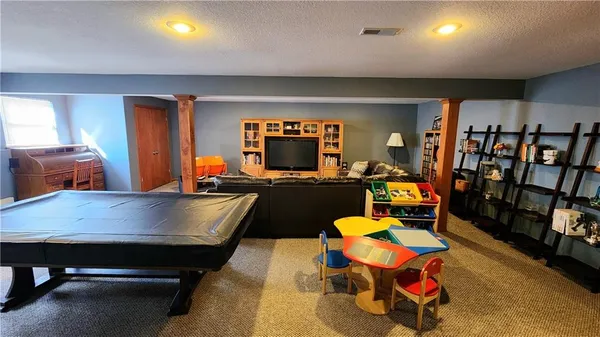 $400,000 | 986 Owl Creek Parkway, Odessa, MO 64076