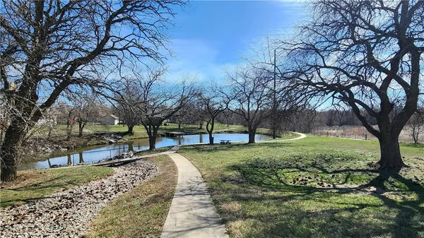 $400,000 | 986 Owl Creek Parkway, Odessa, MO 64076