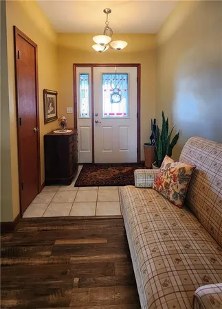 $400,000 | 986 Owl Creek Parkway, Odessa, MO 64076