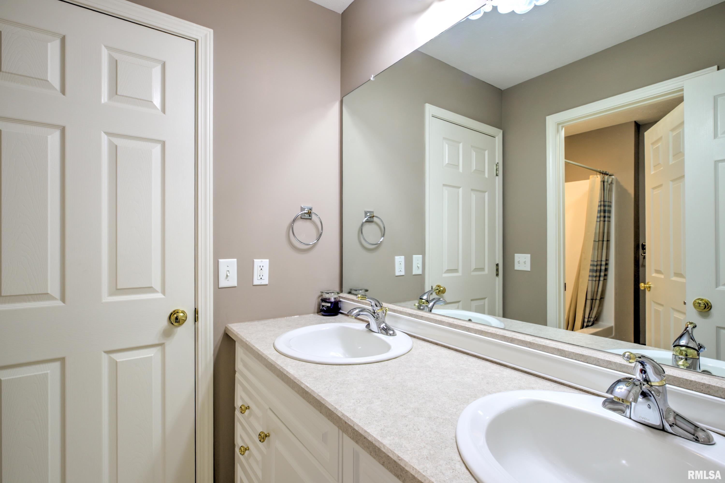 2929 Windpointe Drive Peoria, IL 61614 - Photo 54 of 100