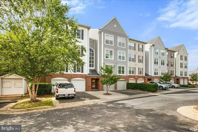 $335,000 | 267 South Pickett Street, Unit 102, Alexandria, VA 22304