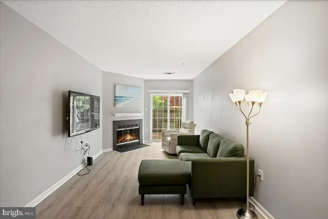 $335,000 | 267 South Pickett Street, Unit 102, Alexandria, VA 22304