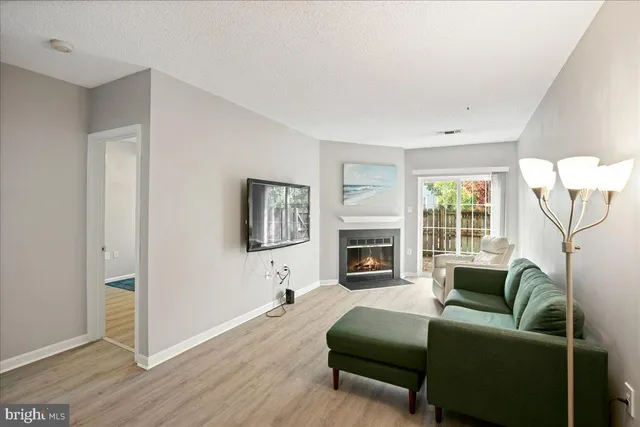 $335,000 | 267 South Pickett Street, Unit 102, Alexandria, VA 22304