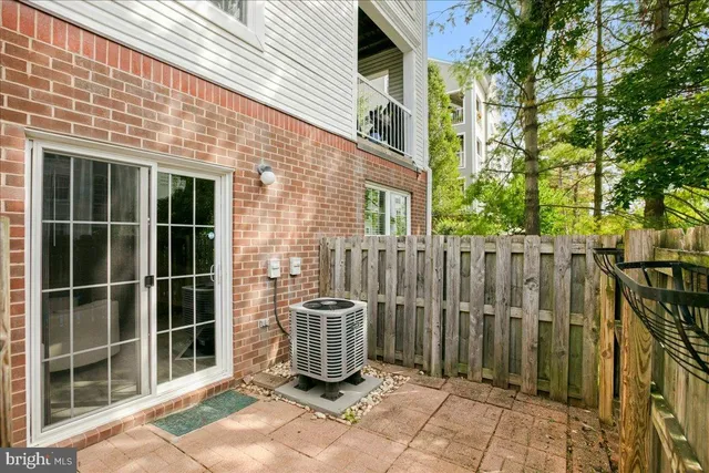 $335,000 | 267 South Pickett Street, Unit 102, Alexandria, VA 22304