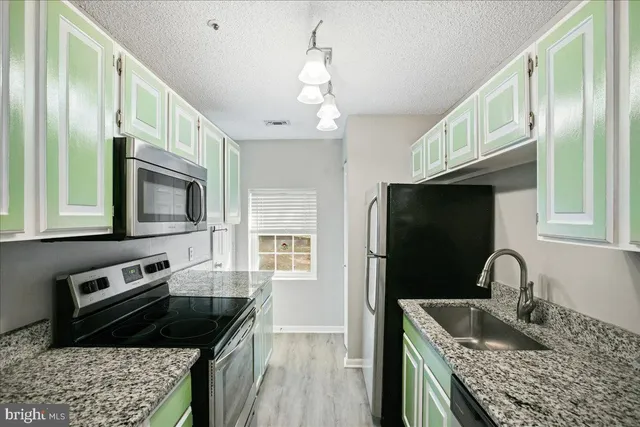 $335,000 | 267 South Pickett Street, Unit 102, Alexandria, VA 22304