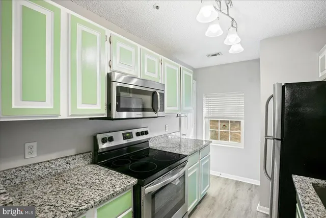 $335,000 | 267 South Pickett Street, Unit 102, Alexandria, VA 22304