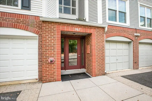 $335,000 | 267 South Pickett Street, Unit 102, Alexandria, VA 22304