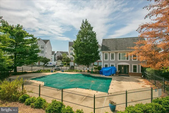 $335,000 | 267 South Pickett Street, Unit 102, Alexandria, VA 22304