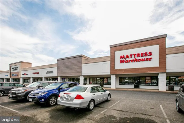 $335,000 | 267 South Pickett Street, Unit 102, Alexandria, VA 22304