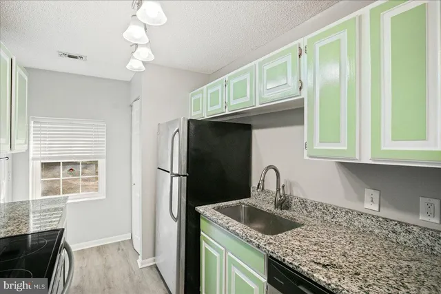 $335,000 | 267 South Pickett Street, Unit 102, Alexandria, VA 22304