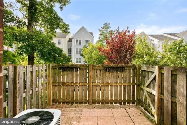 $335,000 | 267 South Pickett Street, Unit 102, Alexandria, VA 22304