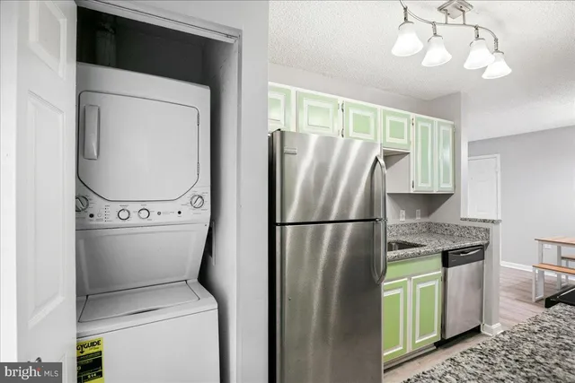 $335,000 | 267 South Pickett Street, Unit 102, Alexandria, VA 22304