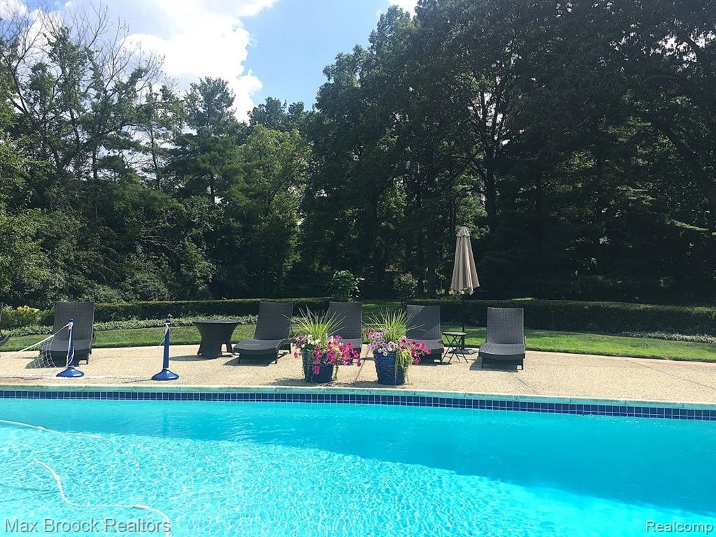 2085 Quarton Road Bloomfield Hills, MI 48301 - Photo 45 of 55