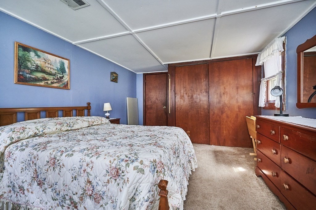 26 Montgomery Road Southampton, MA 01073 - Photo 13 of 33 Gallery Image 13
