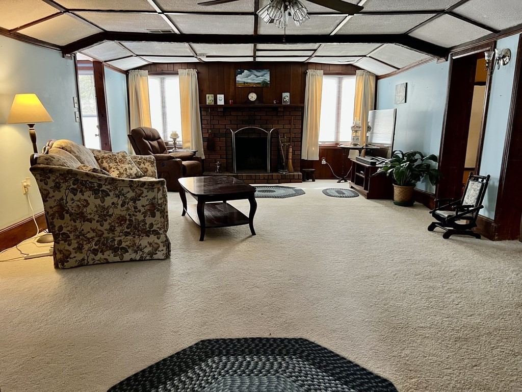26 Montgomery Road Southampton, MA 01073 - Photo 8 of 33 Gallery Image 8