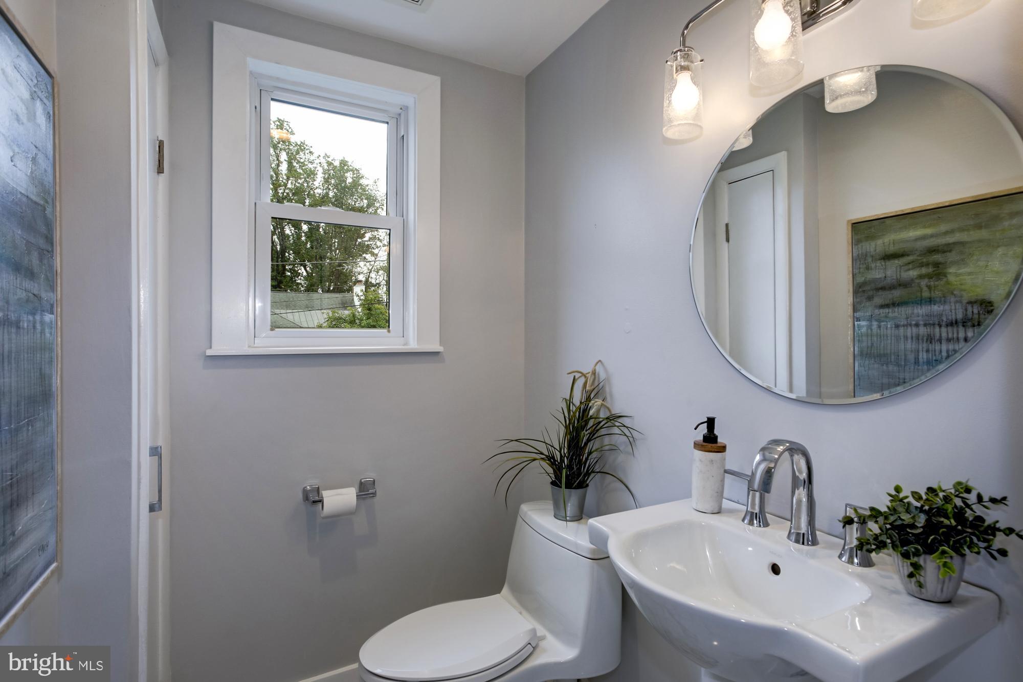 5507 Durbin Road Bethesda, MD 20814 - Photo 14 of 50 Guest powder room off main BR